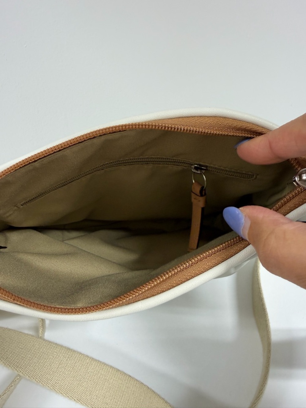 Authentic Coach Cream Leather Crossbody Bag | Neutral Everyday Shoulder Purse - Picture 10 of 13